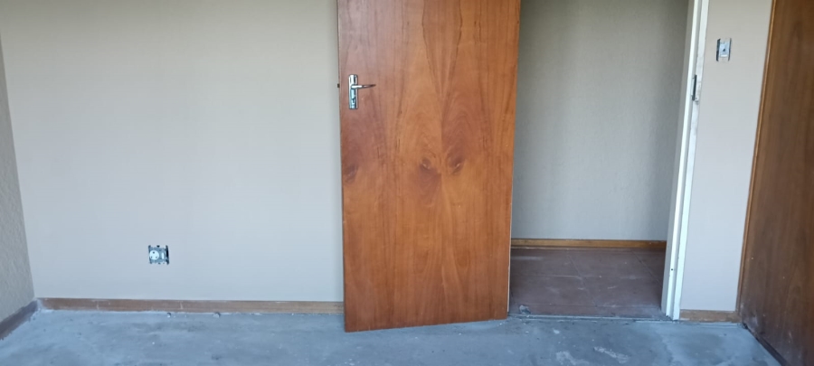 4 Bedroom Property for Sale in Pellissier Free State